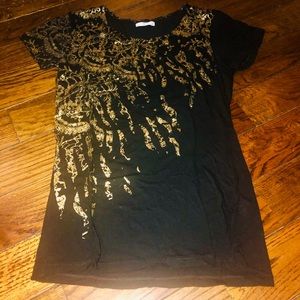Cache gold printed black tee 100% rayon